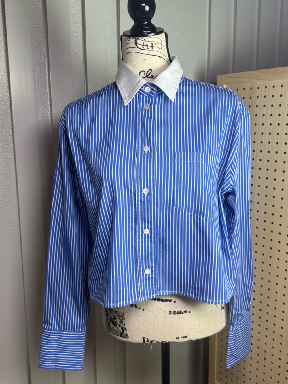 Madewell Blue & White Striped Button Down Shirt Contrast Collar Size Large
Chic - Picture 2 of 9